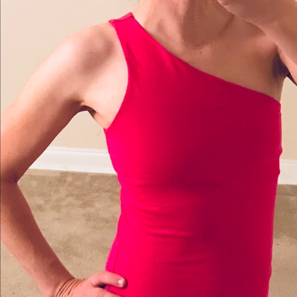 Express Tops - ♥️Pink {EXPRESS} Cold>Shoulder Top♥️